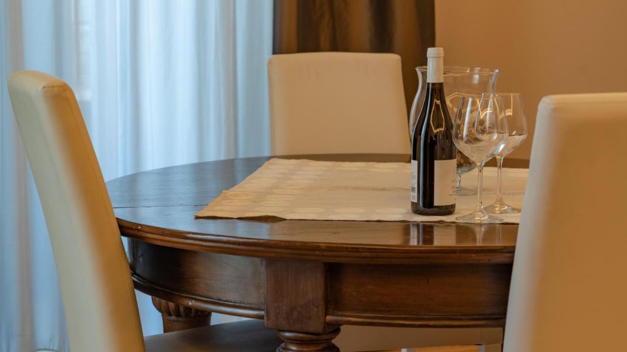 Duca Di Sarro Le Suites Catania-Fontanarossai nemzetközi repülőtér Kültér fotó